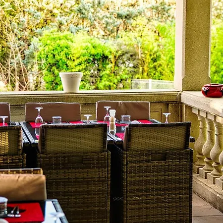 Restaurant Le Colombier Hotel Remoulins