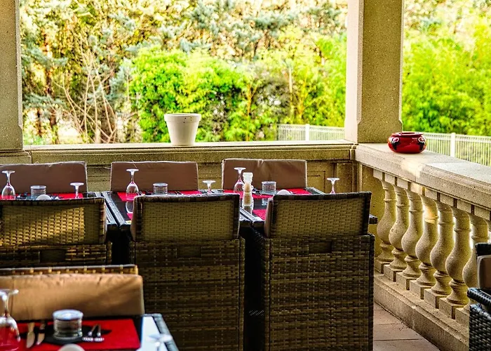 Restaurant Le Colombier מלון רמולין